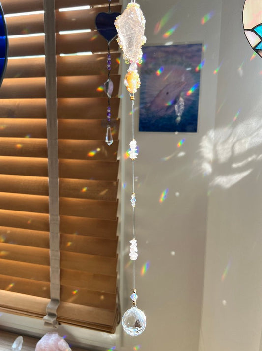 ラブ・サンキャッチャー(レアストーン・モルガナイト) - CRYSTAL LIGHT