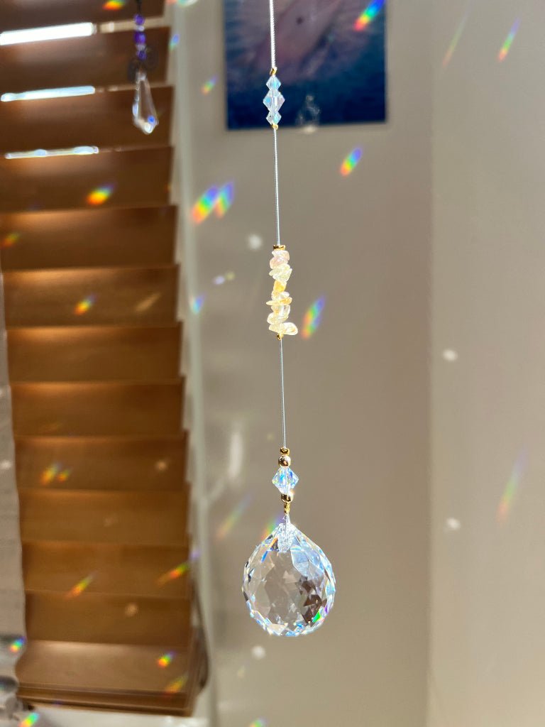 アバンダンス・サンキャッチャー(レアストーン・ルチルクォーツ) - CRYSTAL LIGHT