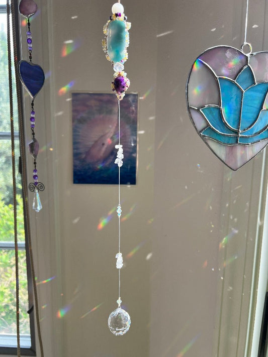 スピリット・ラリマー・サンキャッチャー(レアストーン・ラリマー/スギライト) - CRYSTAL LIGHT