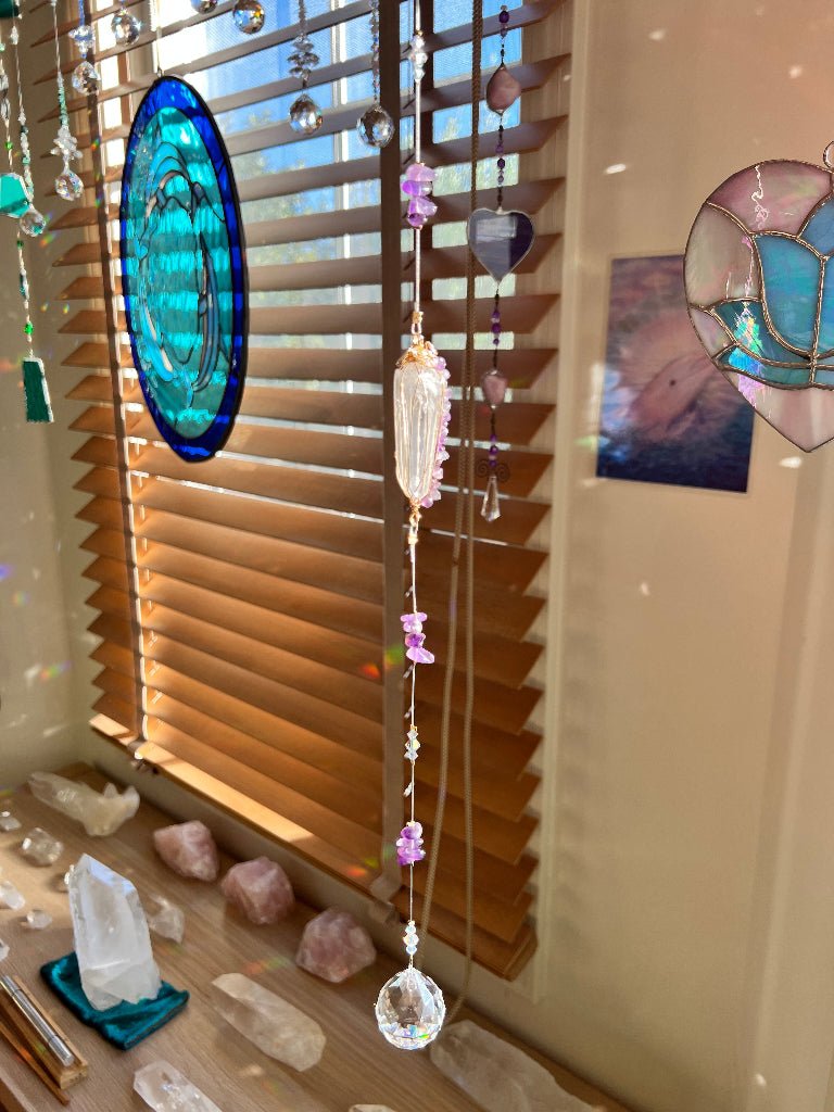 レムリアン・クリスタル サンキャッチャー（ハイヤーセルフ・直感・オールマイティ） - CRYSTAL LIGHT